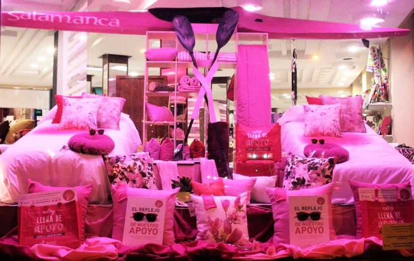 EL COMERCIO SALMANTINO, DE LA MANO DE LA AECC Y AESCO, SE TIñE DE ROSA EN APOYO AL CáNCER DE MAMA