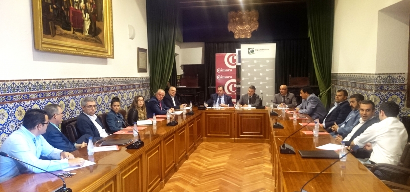 JORNADA EN LA CáMARA DE COMERCIO ACERCA LAS OPORTUNIDADES QUE OFRECE PERú A LAS PYMES SALMANTINAS