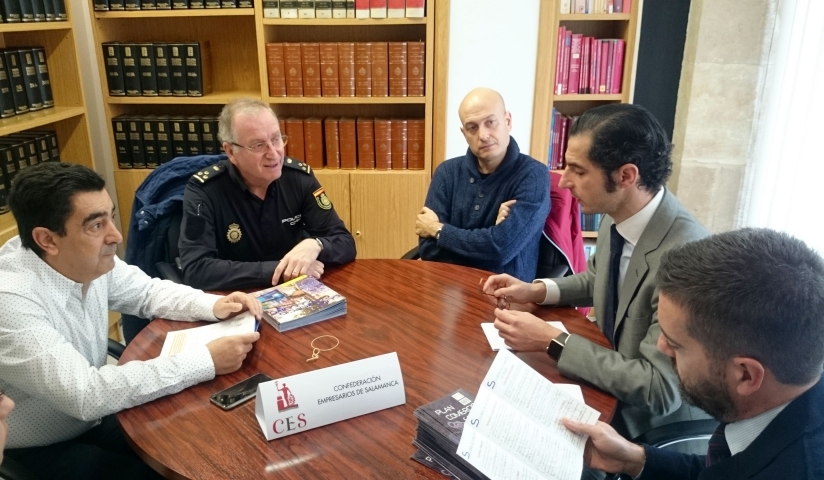 CES, AESCO, CáMARA DE COMERCIO Y POLICíA NACIONAL ULTIMAN LA SEGURIDAD EN COMERCIOS PARA LA NAVIDAD